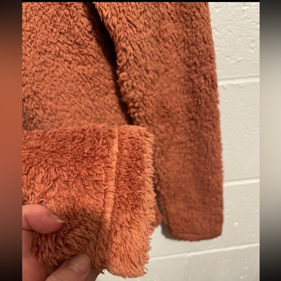 Patagonia Women's Los Gatos 1/4 zip fleece size
Small EUC - Picture 5 of 5